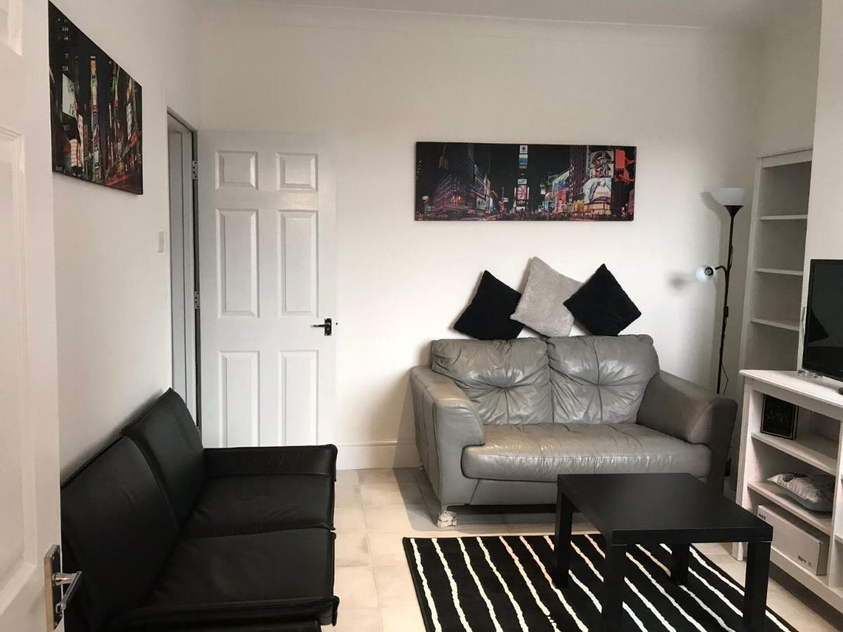Beautiful Home, 3 Bedroom House Near Alton Towers, Wedgwood Museum, Universities نيوكاسل أندر ليم المظهر الخارجي الصورة